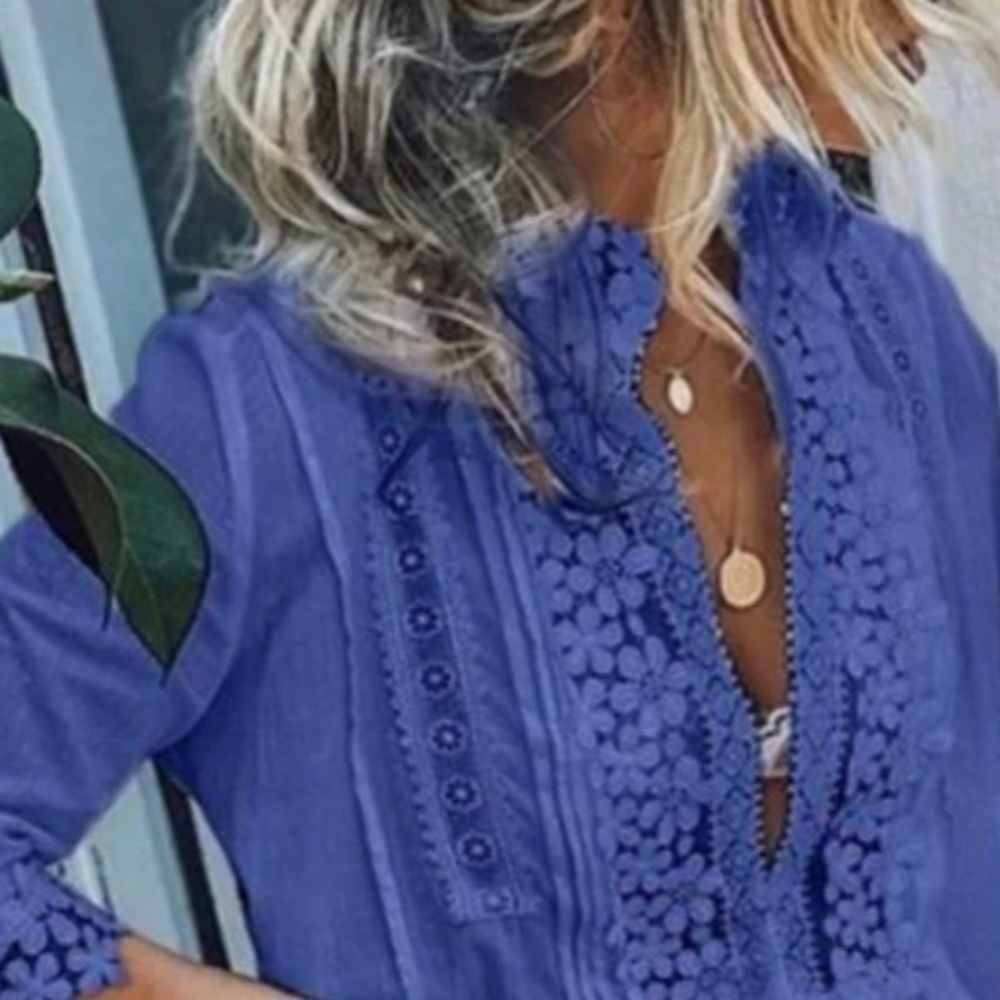 Source Unknown Floral Blue Blouse
